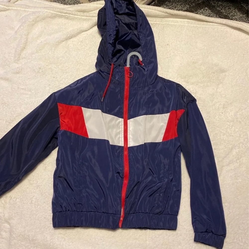 Womans wind breaker
